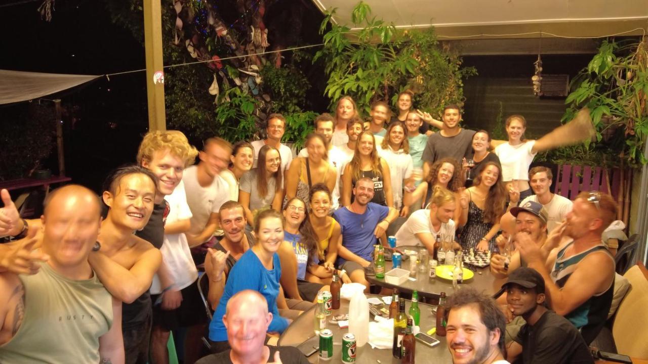 Backpackers By The Bay Hostel Еърли Бийч Екстериор снимка
