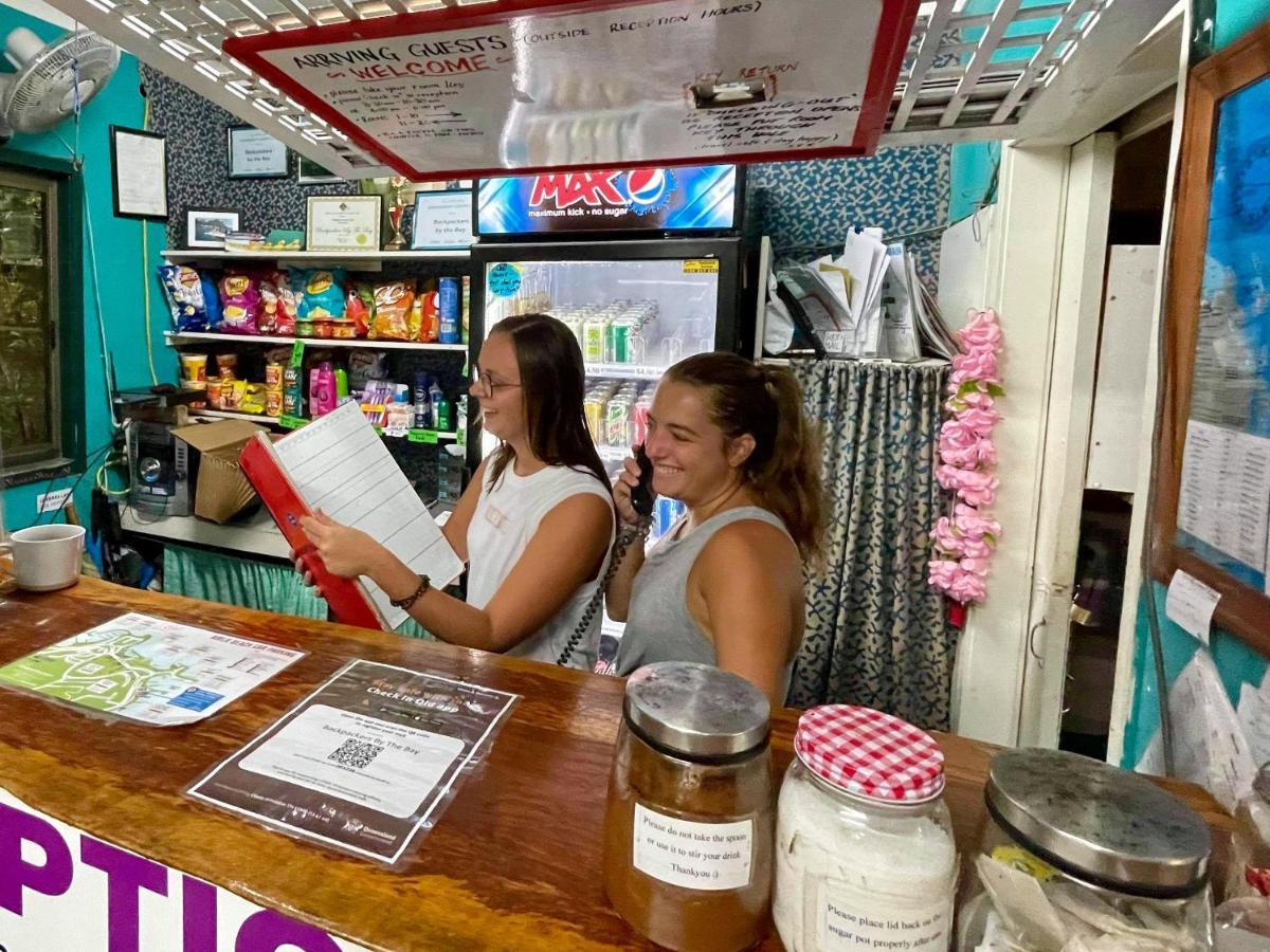 Backpackers By The Bay Hostel Еърли Бийч Екстериор снимка